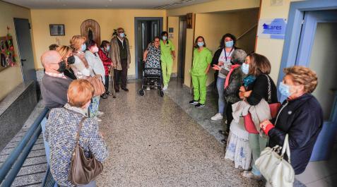 El grupo de personas que acudió a la jornada de puertas abiertas ayer por la mañana conoce las nuevas instalaciones El grupo de personas que acudió a la jornada de puertas abiertas ayer por la mañana conoce las nuevas instalaciones