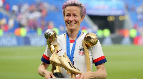 Megan Rapinoe, con sus galardones del Mundial de Francia 2019 Megan Rapinoe, con sus galardones del Mundial de Francia 2019