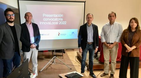 innovalocal Iñigo Osés (mediador de InnovaLocal), Javier Fernández (director de Fundación Caja Navarra), José Ángel Andrés (presidente de Fundación Caja Navarra), Izaskun Azcona (responsable de Fundación