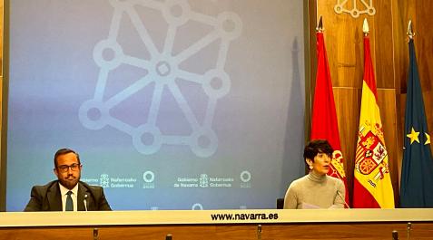 remirez-saiz Los consejeros Javier Remírez y Elma Saiz, en la rueda de prensa que han dado este miércoles en el Palacio de Navarra.