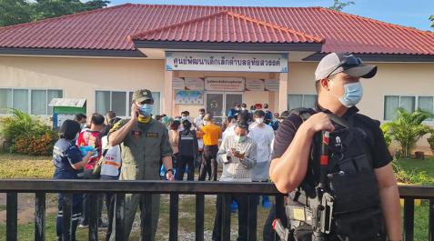 tiroteo guarderia tailandia La Policía Nacional de Tailandia ha confirmado la muerte de 35 personas, entre ellas 24 niños, después de que un antiguo agente abriera fuego contra una guardería