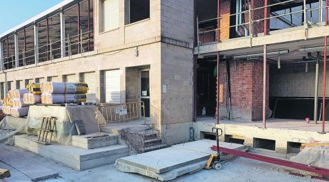 Imagen de las obras en el colegio de Fitero en el que se ve la nueva planta ubicada sobre las aulas actuales Imagen de las obras en el colegio de Fitero en el que se ve la nueva planta ubicada sobre las aulas actuales