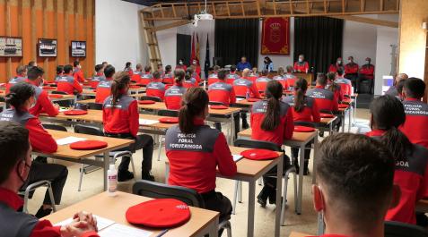 Prueba para acceder a Policía Foral De las 415 personas presentadas, 108 son mujeres, lo que supone el 26 %