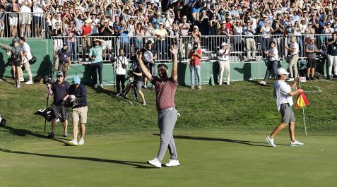 JRahm Jon Rahm agradece los aplausos del público tras lograr el Abierto de España de golf en Madrid