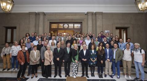 hermanamiento paderborn Foto de familia en la recepción en el ayuntamiento