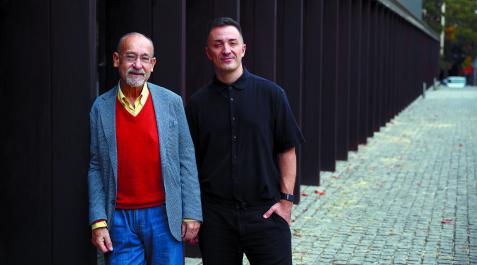 DDN_11-10-2022_13h03m_0040 Salvatore Sciarrino (izquierda) y Matteo Cesari en el Baluarte de Pamplona.