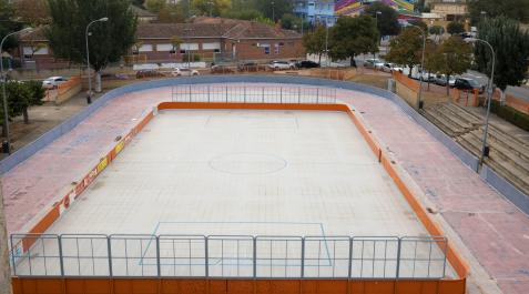 pata A: BLANCA ALDANONDO
F: 11/10/2022
P:
L: TUDELA
T: PATINODROMO. ANUNCIO DE QUE SE VA A CUBRIR. PISTA DE VELOCIDAD CON GRIETAS Y MAL ESTADO