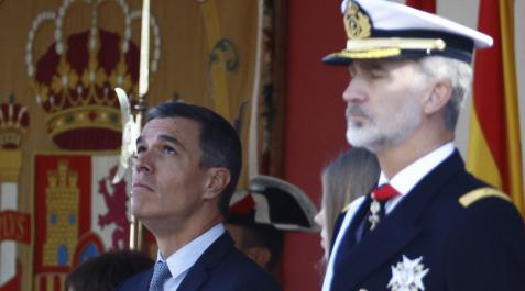 Pedro Sánchez y Felipe VI Pedro Sánchez y Felipe VI, durante el desfile