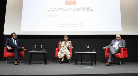 GobNav La presidenta Chivite, entre los vicepresidentes Remírez y Aierdi