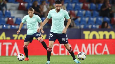 Moi Gómez y Brasanac, en el calentamiento En directo Villarreal - Osasuna, partido de Primera División