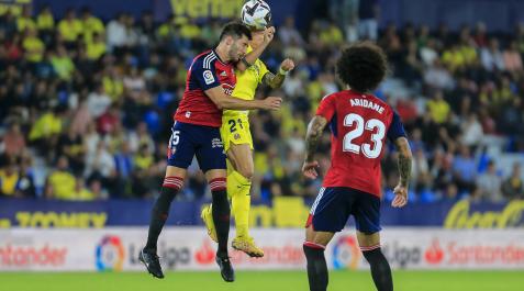 VillaOsasuna David García se impone a Yeremi Pino en el salto ante al mirada de Aridane