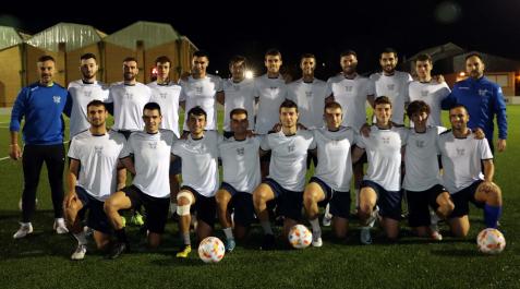 Los jugadores y el cuerpo técnico del Amigó se encuentran listos para hacer frente, por ahora, al partido más importante. El lunes entrenaron en Mutilva, campo sobre el que jugarán Los jugadores y el cuerpo técnico del Amigó se encuentran listos para hacer frente, por ahora, al partido más importante. El lunes entrenaron en Mutilva, campo sobre el que jugarán