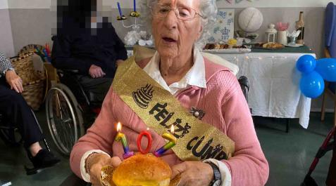 adsf Vicenta Chivite Garbayo, durante la celebración de su 107 cumpleaños.