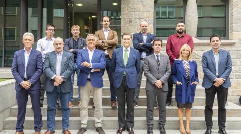 Empresas e institucion(35935909) Empresas e instituciones de Navarra que han participado en la pusta en marcha el Clúster para la Industrialización del Sector de la Construcción.
CEN
20/10/2022 Empresas e instituciones de Navarra que han participado en la pusta en marcha el Clúster para la Industrialización del Sector de la Construcción.