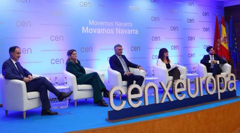 Jornada DN Management Desde la izda.: Juan Antonio Bombín (Desarrollo de negocio de Caixabank); Marian Garayoa (Área de consultoría de AIN); José Alberto de la Parte (Director de proyectos estratégicos de Zabala Innovation); Belén Galindo (Diario de Navarra) y Javier Enciso (Oficina cenxeuropa)
