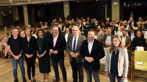 UPN Desde la izda, Sebastián Marco (alcalde de Noáin), Conchi Ausejo (vocal de Bardenas y edil de Cortes), Yolanda Ibáñez (secretaria general de UPN), Javier Esparza (presidente de UPN), Enrique Maya (vicepresidente regionalista y alcalde de Pamplona), Alejandro Toquero (alcalde de Tudela) y Matilde Añón (edil en Esteribar)