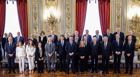 La líder de Hermanos de Italia, Giorgia Meloni, nueva primera ministra del país, y su equipo de gobierno La líder de Hermanos de Italia, Giorgia Meloni, nueva primera ministra del país, y su equipo de gobierno