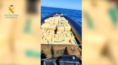 Operación antidroga en Huelva Fardos con hachís intervenidos en la costa de Huelva