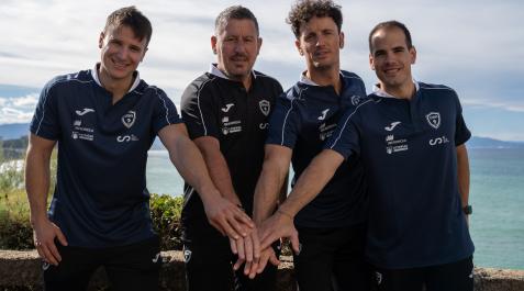 _IAN7896 El equipo de paleta cuero trinquete con Mitxel Fernández, el seleccionador Arnaud Bergerot, Miki Lascoiti e Iñigo Ansó. Falta Carlos Beunza.