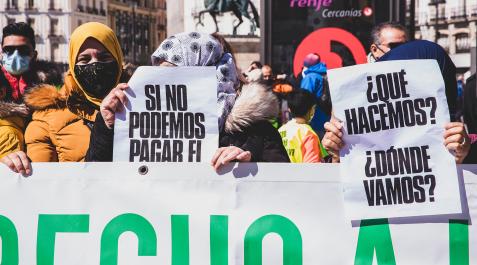 Crisis Varias personas protestas por la crisis económica y la subida de precios en Madrid