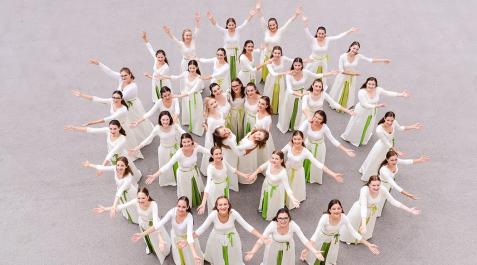 10 Coro_Femenino_St_Stanislav_Eslavenia El coro femenino St. Stanislav Girl’s Choir Maribor de Eslovenia actúa hoy en Irurtzun.