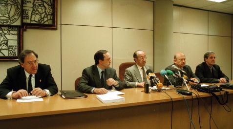 Asamblea de abogados de Pamplona en 1997. Los abogados pamploneses, en la asamblea en la que decidieron ir a la huelga.