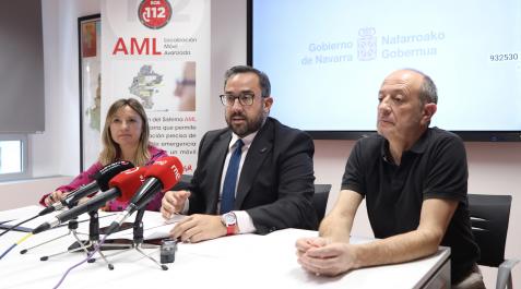 Amparo López, el vicepresidente Remírez y José Javier Boulandier, en la presentación de la aplicación. Amparo López, el vicepresidente Remírez y José Javier Boulandier, en la presentación de la aplicación.