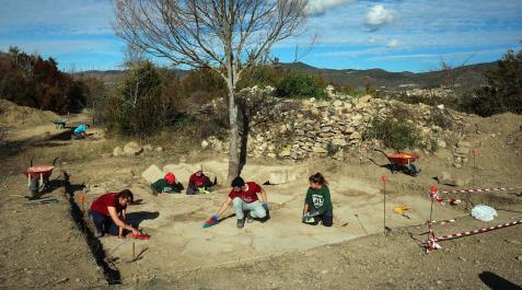 Fotos de las catas arqueológicas en Santa Criz de Eslava. Fotos de las catas arqueológicas en Santa Criz de Eslava.