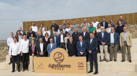 Participantes en el Foro Aguilares que debatió este viernes sobre ‘El agua y la sostenibilidad en el Valle del Ebro’ Participantes en el Foro Aguilares que debatió este viernes sobre ‘El agua y la sostenibilidad en el Valle del Ebro’