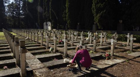 Fotos del día de Todos los Santos en el cementerio de Pamplona. Fotos del día de Todos los Santos en el cementerio de Pamplona.