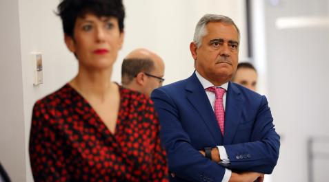 _A_ JOSE CARLOS CORDO (36027622) La consejera de Economía, Elma Saiz, y el presidente de la CEN, Juan Miguel Sucunza, antes de entrar a la reunión del Consejo Económico y Social que analizó el anteproyecto de presupuestos de Navarra para 2023.