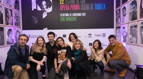 LUIS DOS A: BLANCA ALDANONDO
F: 04/11/2022
P: EL JURADO, DE IZDA. A DCHA.; OTI RODRIGUEZ MARCHANTE, PILAR PALOMERO, RODRIGO SOROGOYEN, CAROLINA YUSTE, AITANA SANCHEZ GIJON, MARTA POVEDA, PEPA BLANES Y JOSETXO CERDAN
L: TUDELA
T: PRESENTACION DEL JURADO. 22 EDICION DEL FESTIVAL DE CINE OPERA PRIMA