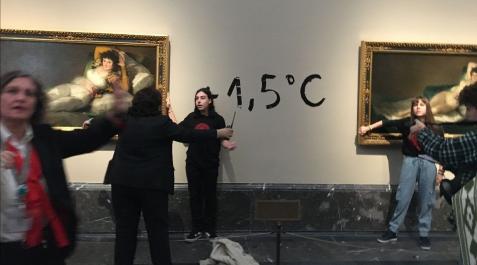 GOYA-PEGAMENTO-MUSEO-PRADO Activistas ecológicas se pegan al marco de los cuadros de 'Las Majas' de Goya en el Museo del Prado