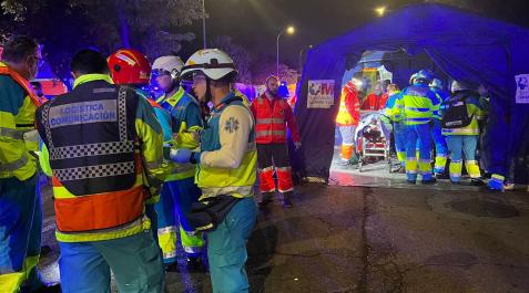 atropello-mortal-torrejon Servicios sanitarios de SUMA 112 atienen a las víctimas de un atropello en Torrejón en el que han muerto cuatro personas