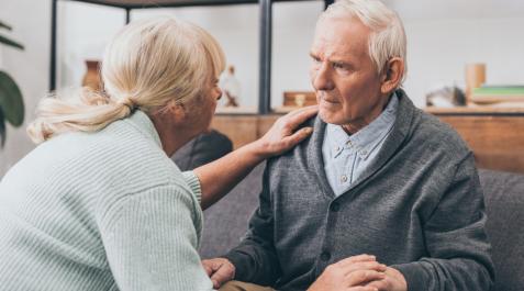 alzheimer-ancianos-demencia El vínculo entre las pesadillas y la demencia posterior era mucho más fuerte en los hombres que en las mujeres