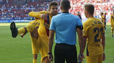 2019-1508604 Piqué protesta un penalti señalado por mano el 31 de agosto de 2019 en un partido que terminó 2-2