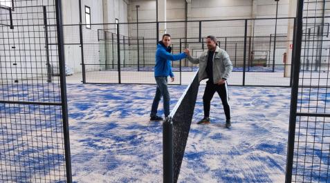 padelindoorsakana Los dos promotores de las nuevas instalaciones de Arbizu