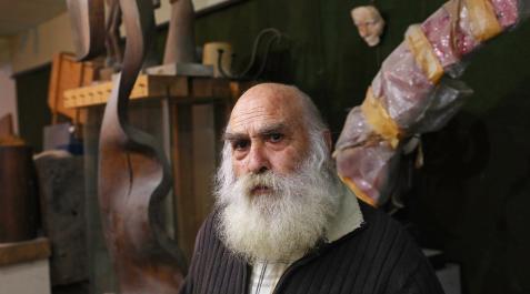 El escultor navarro Alberto de Orella ha trasladado todas las obras guardadas en su estudio de la calle Curia a una bajera en Mutilva. El escultor navarro Alberto de Orella ha trasladado todas las obras guardadas en su estudio de la calle Curia a una bajera en Mutilva.