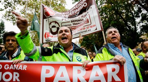 El presidente de la Plataforma para la Defensa del Sector del Transporte de mercancías por Carretera, Manuel Hernández, participa en la manifestación de transportistas, El presidente de la Plataforma para la Defensa del Sector del Transporte de mercancías por Carretera, Manuel Hernández, participa en la manifestación de transportistas