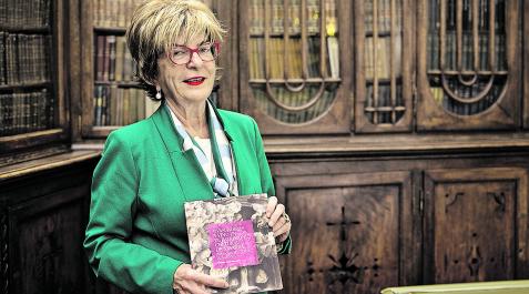 CJusué Carmen Jusué, este martes 15 de noviembre durante la presentación del libro.