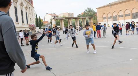 Instante de un partido de futbito de los ‘Recreos Deportivos’ del Colegio Jesuitas Tudela Instante de un partido de futbito de los ‘Recreos Deportivos’ del Colegio Jesuitas Tudela