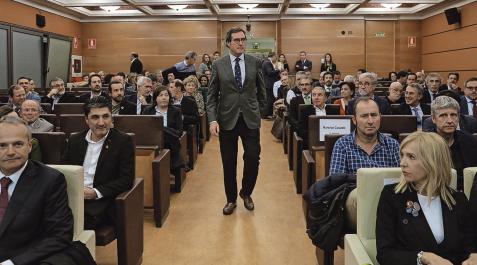 antonio garamendi Antonio Garamendi a su entrada al salón de actos de la CEN
