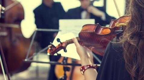 culturales Una violinista, durante un ensayo