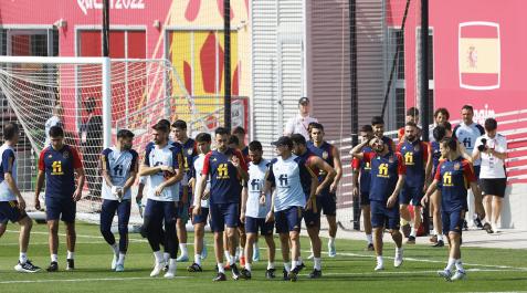 EspañaDoha Los jugadores de España saltan a los terrenos de entrenamiento de la Universidad de Catar