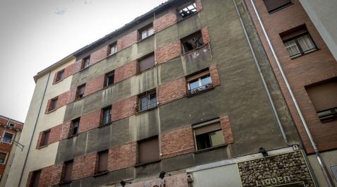 Fotos del incendio en un edificio de Paulino Caballero de Pamplona. Fotos del incendio en un edificio de Paulino Caballero de Pamplona.