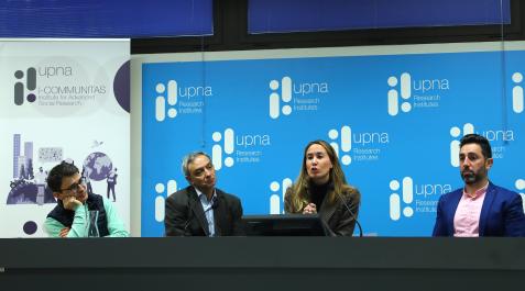 Jornada sobre la pandemia de la UPNA Desde la izda.:Tomás Goicoa (Inamat2); Fermín Mallor (ISC); Almudena Moreno (I-Communitas); y Sergio García Magariño (I-Communitas), cuatro de los investigadores que presentaron sus trabajos en el primer bloque de la jornada, celebrada en el edificio Jerónimo de Ayanz de la Universidad Pública de Navarra.
