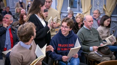 La presentación del nuevo número de ‘Río Arga’ tuvo lugar en el Nuevo Casino Principal, donde asistieron fundadores, colaboradores y generaciones jóvenes poetas La presentación del nuevo número de ‘Río Arga’ tuvo lugar en el Nuevo Casino Principal, donde asistieron fundadores, colaboradores y generaciones jóvenes poetas