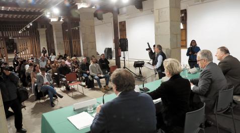 Fernando Sesma, María García Barberena, Enrique Maya y Javier Labairu presidieron la Mesa General de los Sanfermines en la Ciudadela Fernando Sesma, María García Barberena, Enrique Maya y Javier Labairu presidieron la Mesa General de los Sanfermines en la Ciudadela