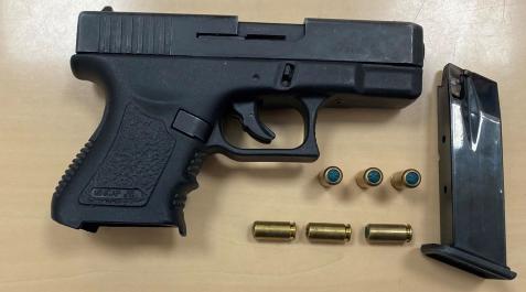 Arma incautada en Azagra Réplica de una pistola Glock 26 con munición