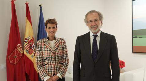 La presidenta Chivite y el director comercial de Endesa, Javier Uriarte, en el encuentro institucional La presidenta Chivite y el director comercial de Endesa, Javier Uriarte, en el encuentro institucional